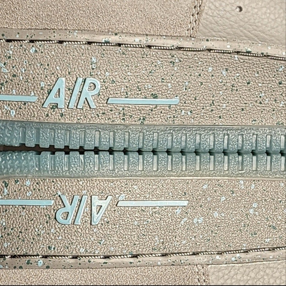 Exclusive Nike 1 of 1 Air Force 1 High NIKE MAG "Marty Mcfly" - Picture 7 of 11